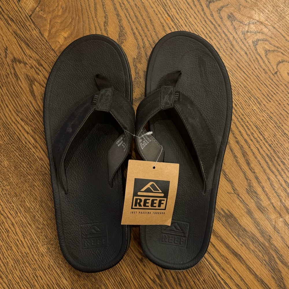 Reef men’s size 10 brand new flip flops